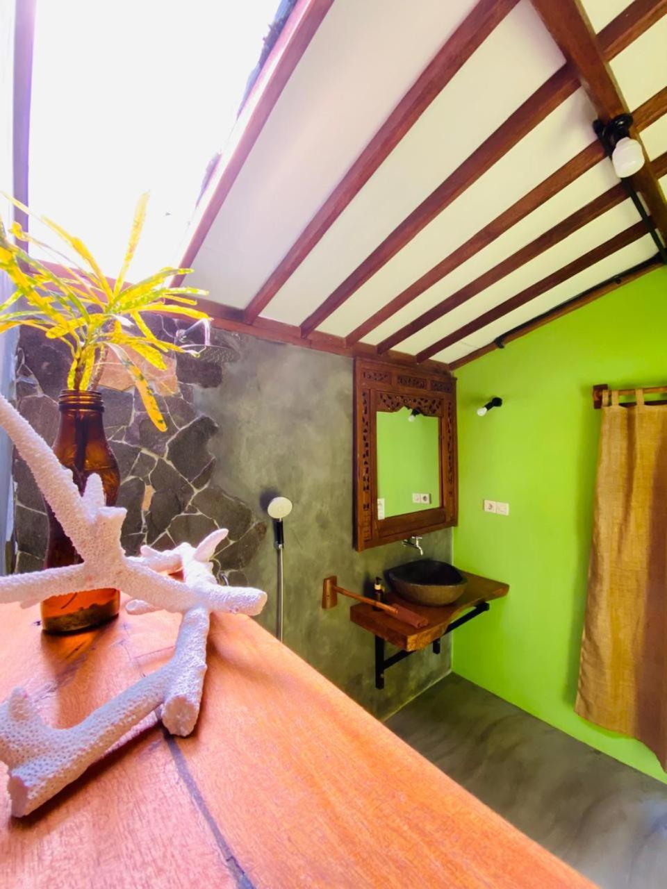 Eco Casa Hotel Karimunjawa Exterior photo